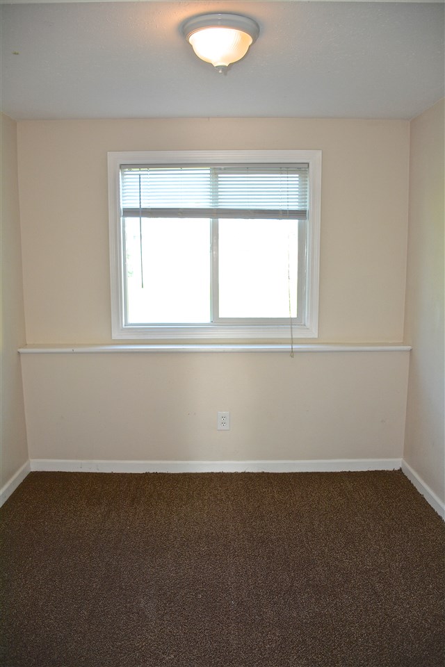 906 North Locust Road Spokane Valley, WA 99206 - Photo 9 of 20