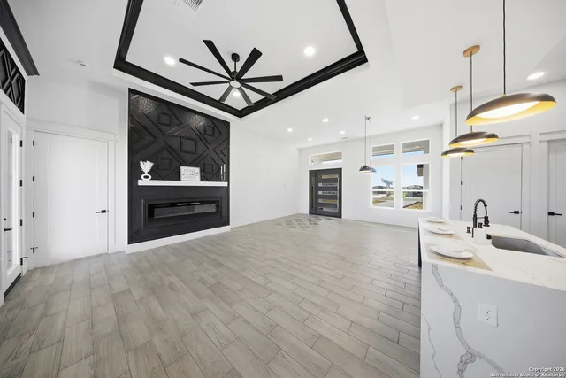 $489,000 | 113 Hidden Cove, Floresville, TX 78114