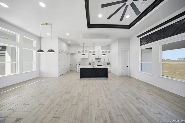 $489,000 | 113 Hidden Cove, Floresville, TX 78114