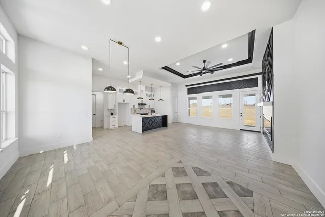 $489,000 | 113 Hidden Cove, Floresville, TX 78114