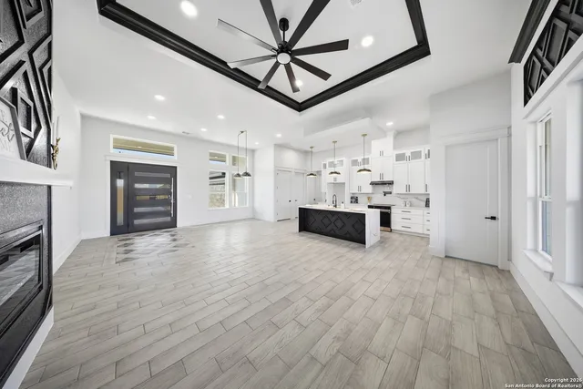 $489,000 | 113 Hidden Cove, Floresville, TX 78114