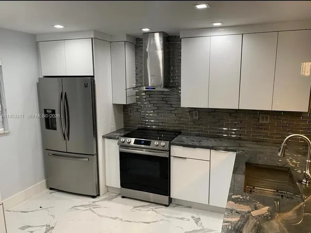 $310,000 | 1100 West 35th Street, Hialeah, FL 33012