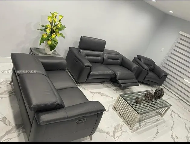 $310,000 | 1100 West 35th Street, Hialeah, FL 33012