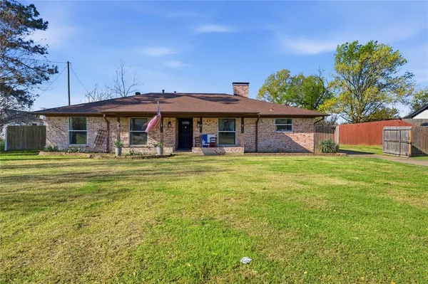$329,700 | 845 Griffith Avenue, Terrell, TX 75160