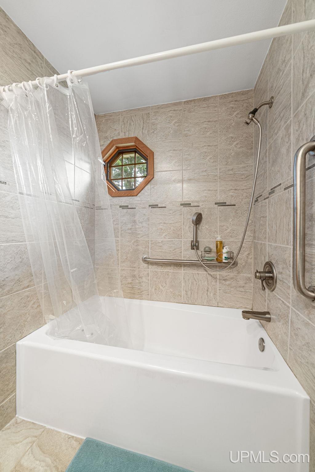 2020 West Ridge Street Marquette, MI 49855 - Photo 19 of 39 Gallery Image 19