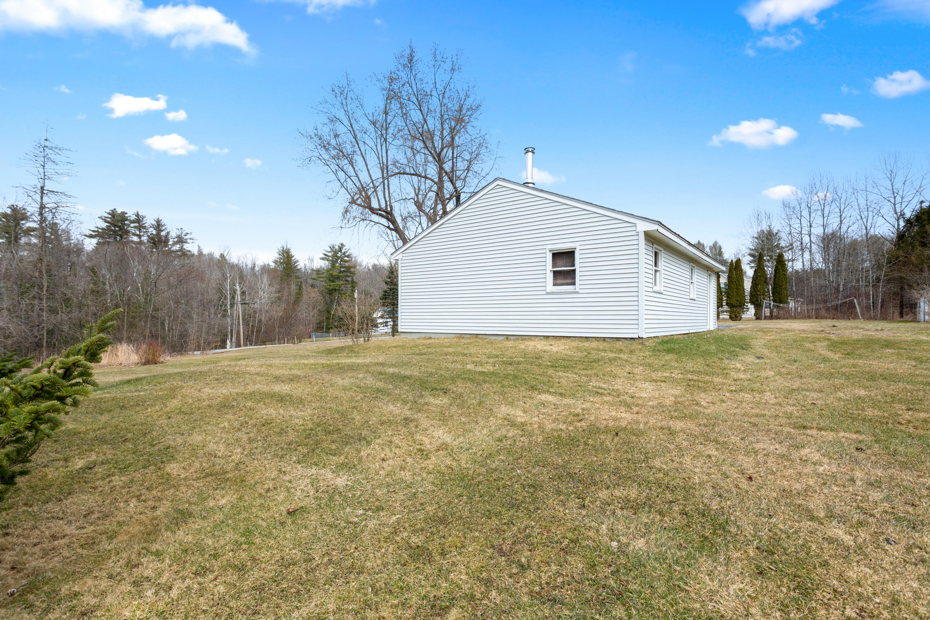 51 Papermill Road Hampden, ME 04444 - Photo 3 of 27 IMG_4580