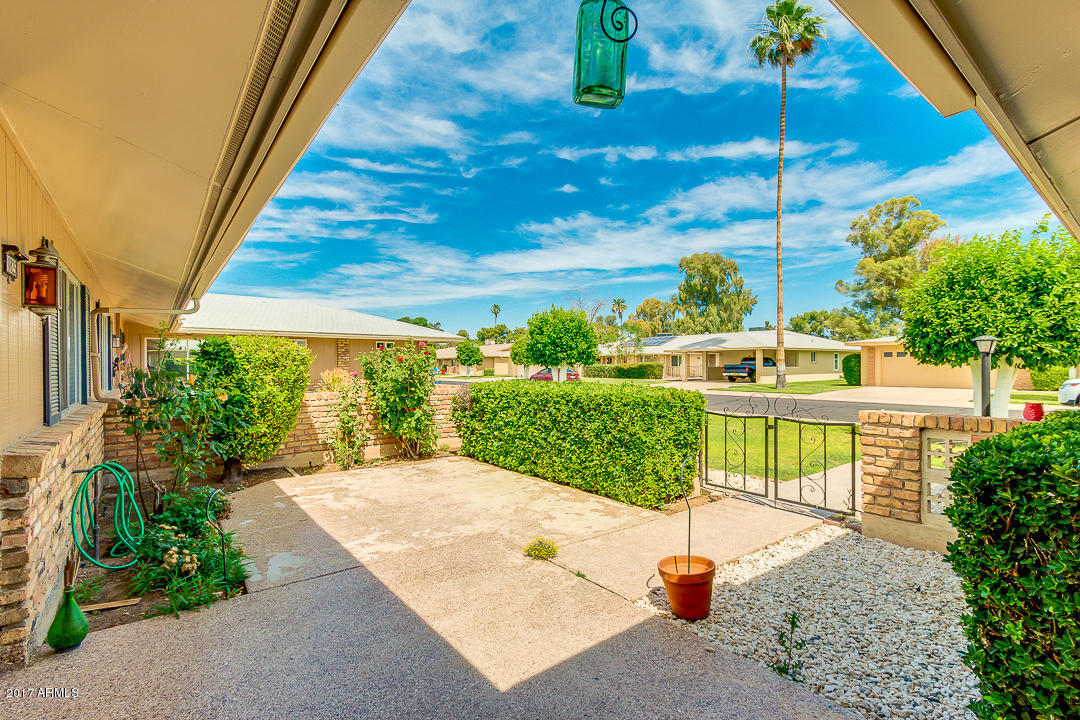 10825 West Hatcher Road Sun City, AZ 85351 - Photo 20 of 23 Front Patio