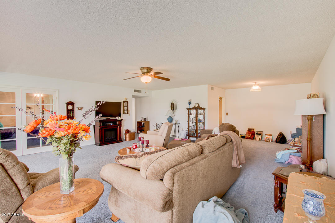 10825 West Hatcher Road Sun City, AZ 85351 - Photo 3 of 23 Living Room