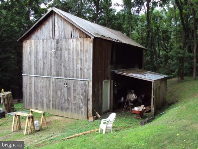 3448 Deneen Road Hancock, MD 21750 - Photo 23 of 30 Barn