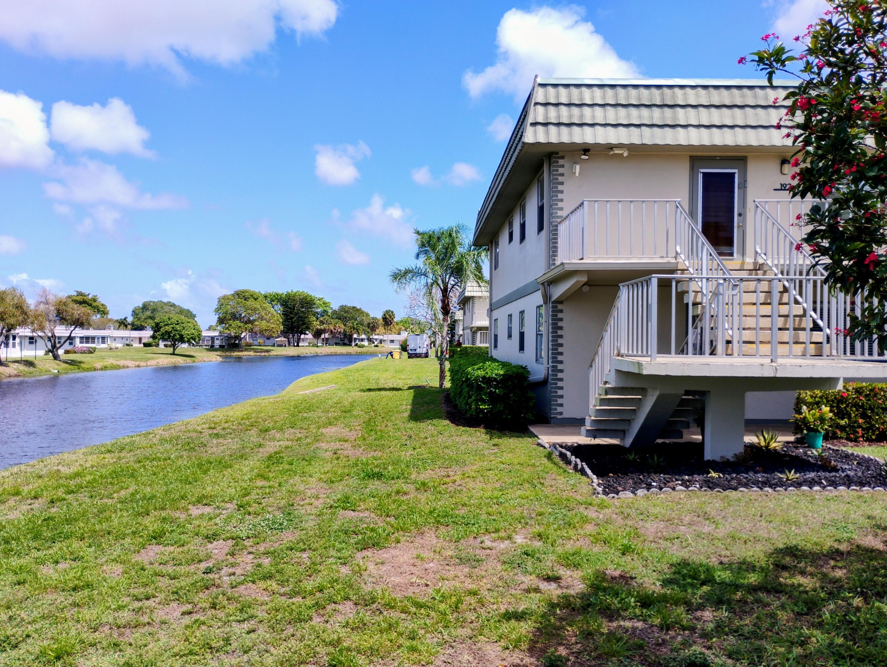 192 Monaco Way Delray Beach, FL 33446 - Photo 12 of 75 downstairs views