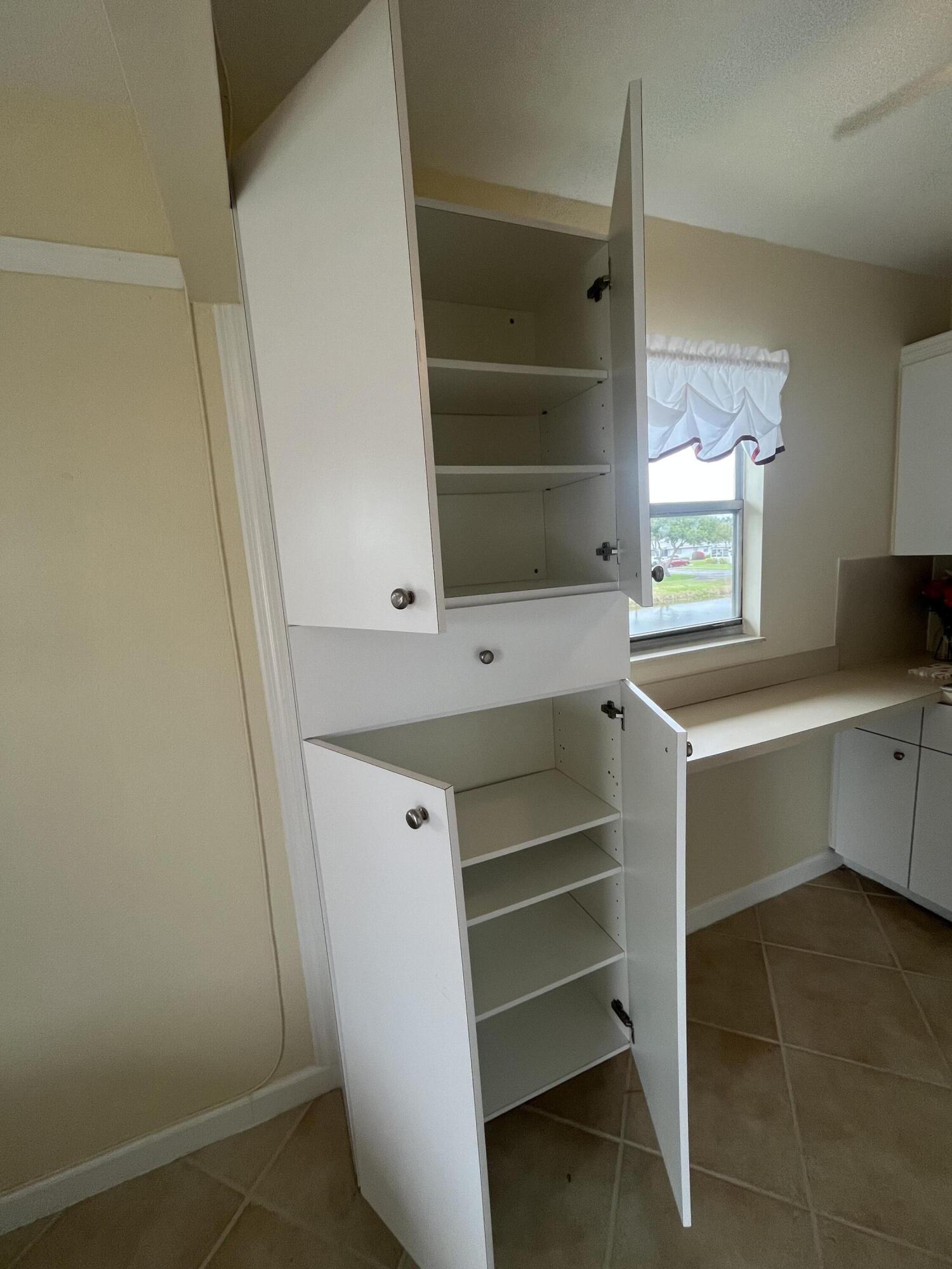 192 Monaco Way Delray Beach, FL 33446 - Photo 16 of 75 kitchen