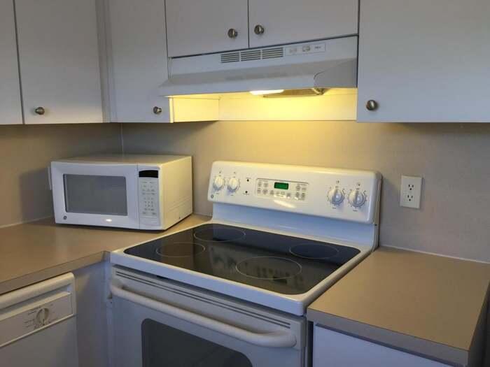 192 Monaco Way Delray Beach, FL 33446 - Photo 17 of 75 Kitchen