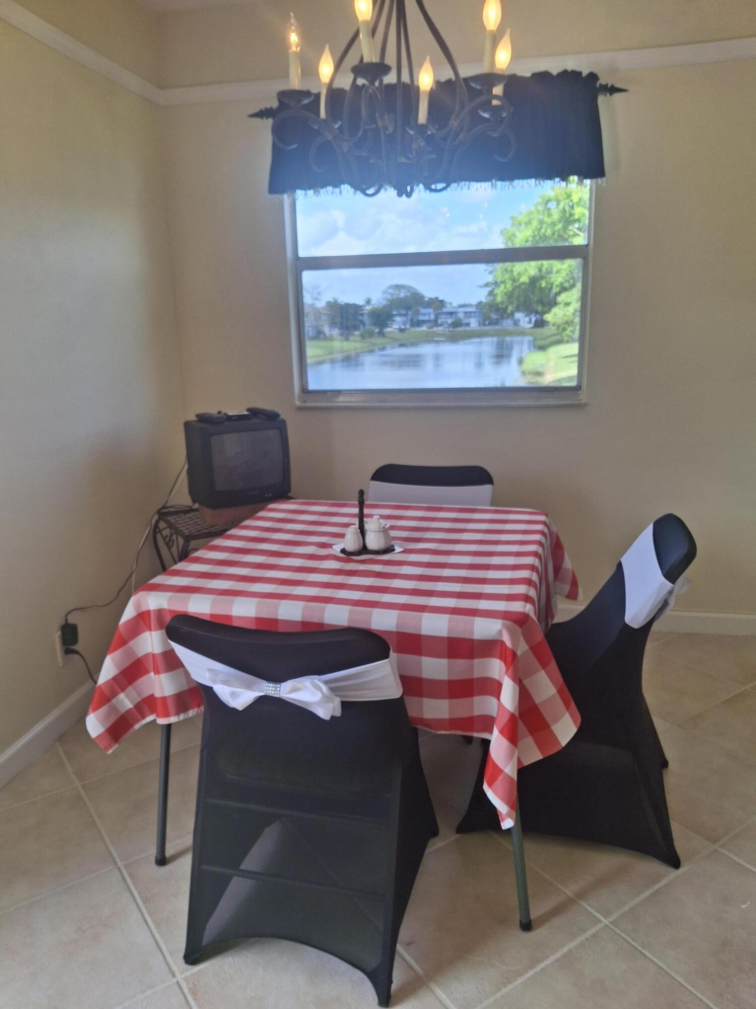 192 Monaco Way Delray Beach, FL 33446 - Photo 20 of 75 dining area