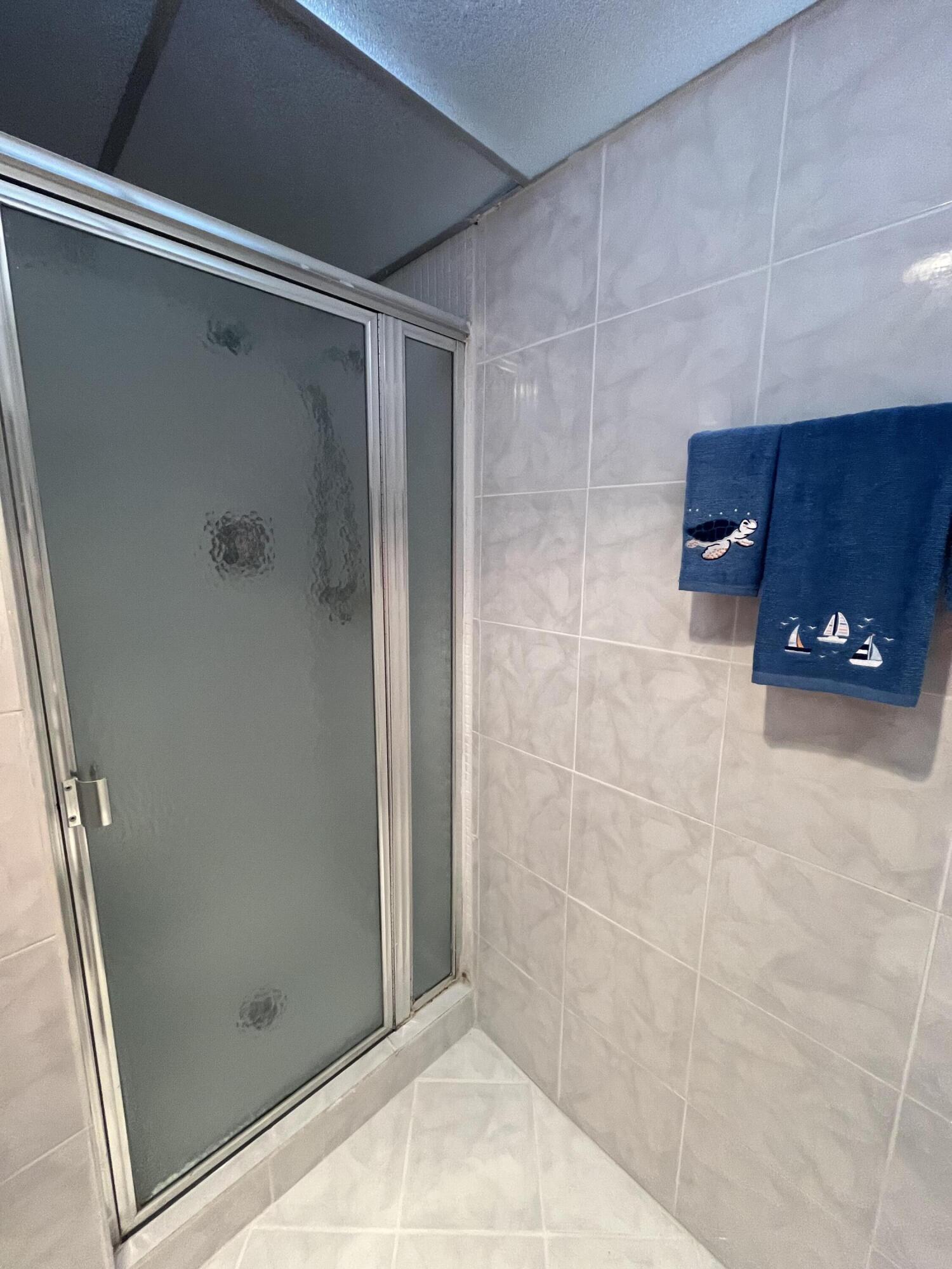 192 Monaco Way Delray Beach, FL 33446 - Photo 27 of 75 PRIMARY BATHROOM