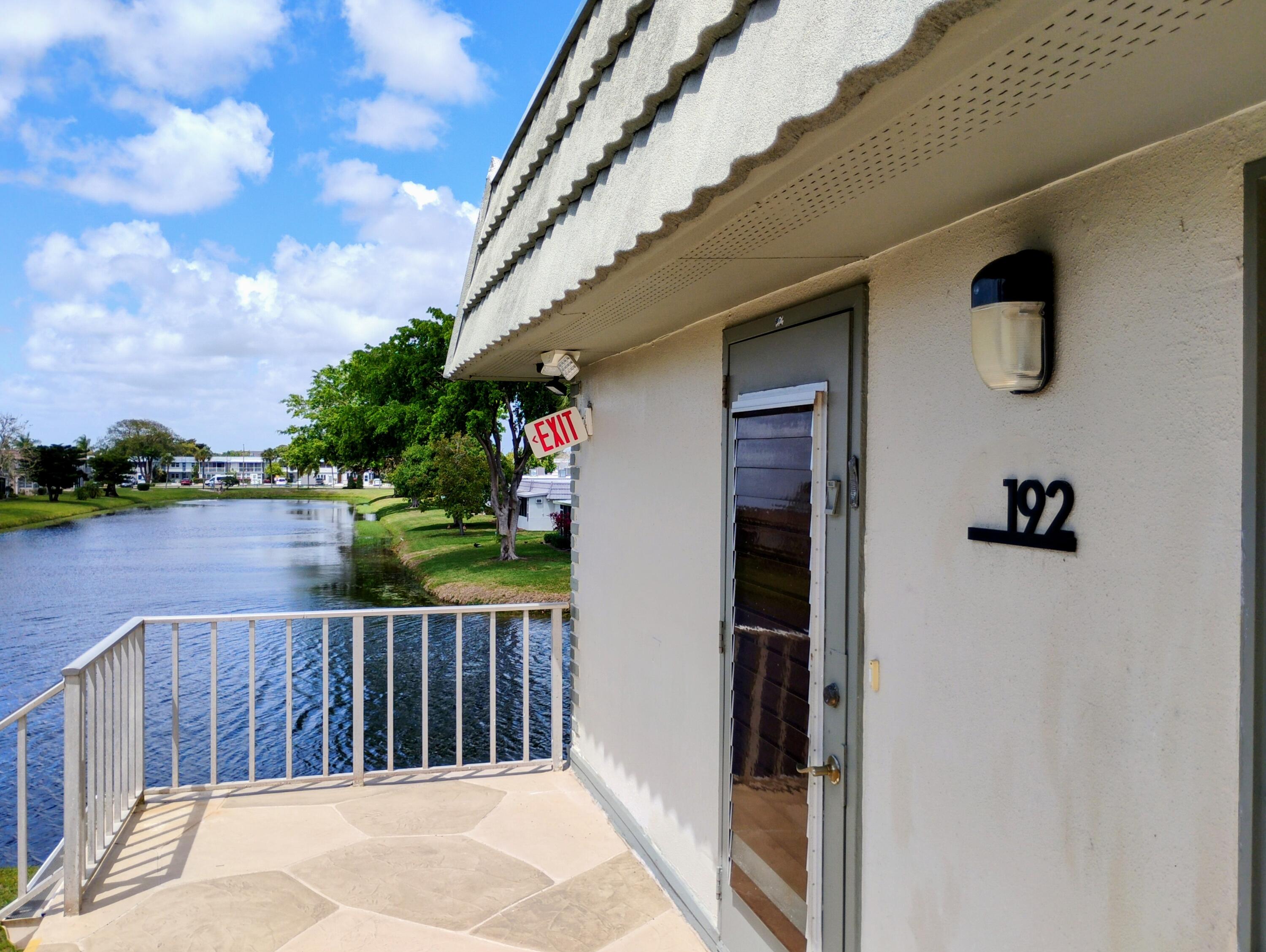 192 Monaco Way Delray Beach, FL 33446 - Photo 10 of 75 front entranceway