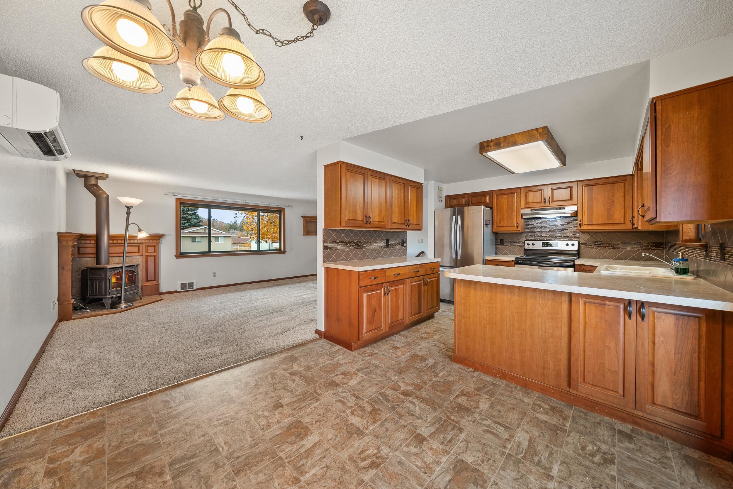 3305 South Bowdish Road Spokane Valley, WA 99206 - Photo 8 of 29 Gallery Image 8