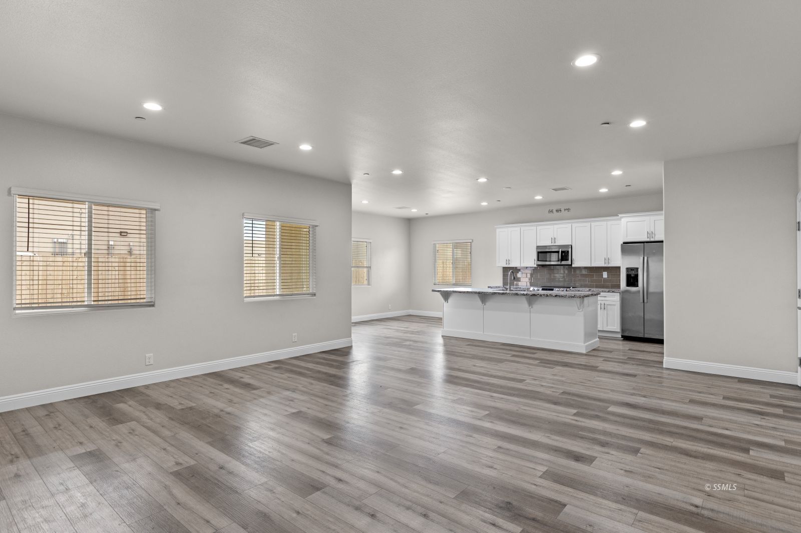 850 Harriet Street Ridgecrest, CA 93555 - Photo 8 of 36