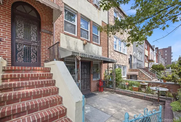 $1,499,999 | 23-17 33rd Avenue | Astoria