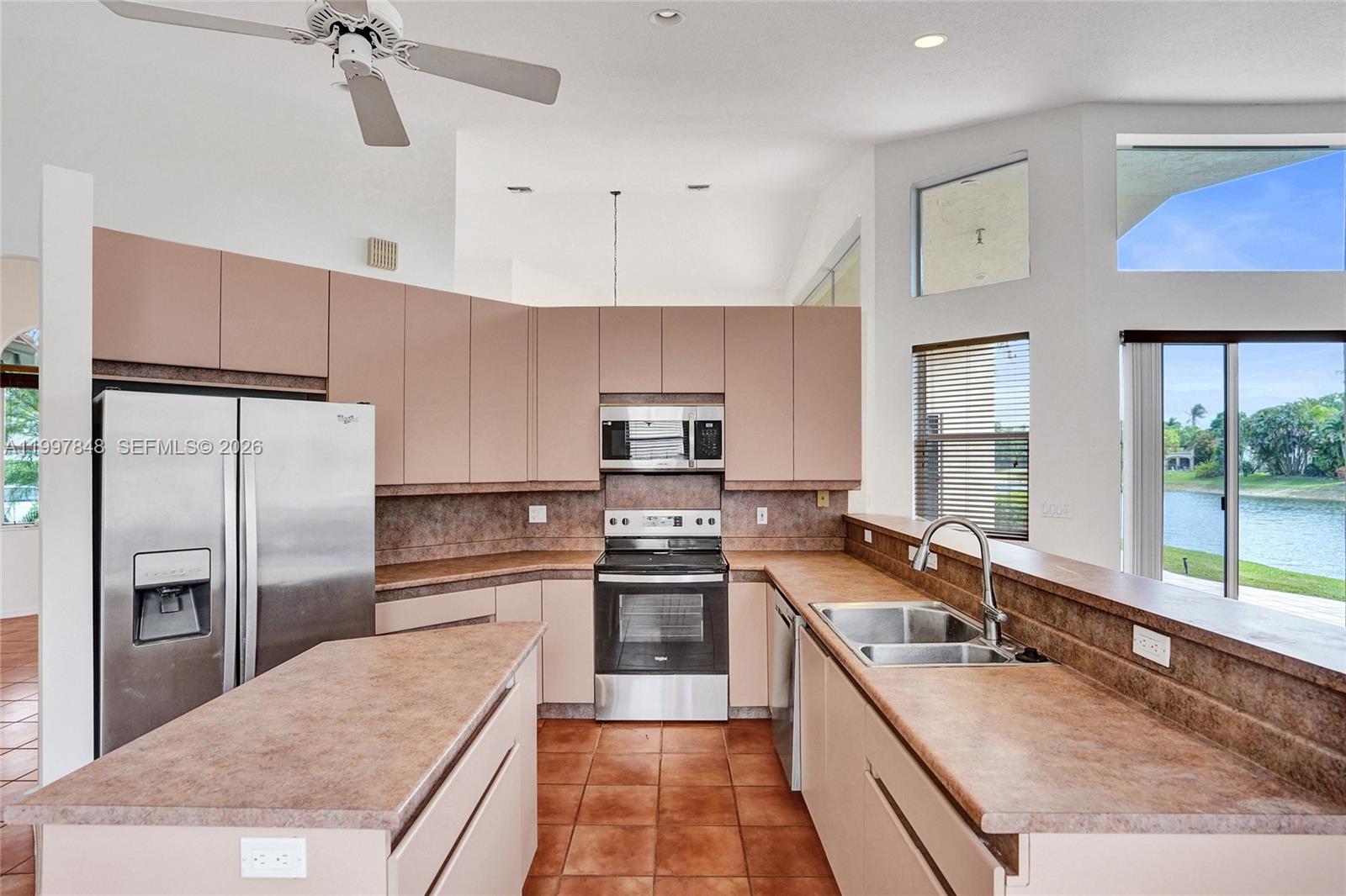 10800 Haydn Drive Boca Raton, FL 33498 - Photo 27 of 36