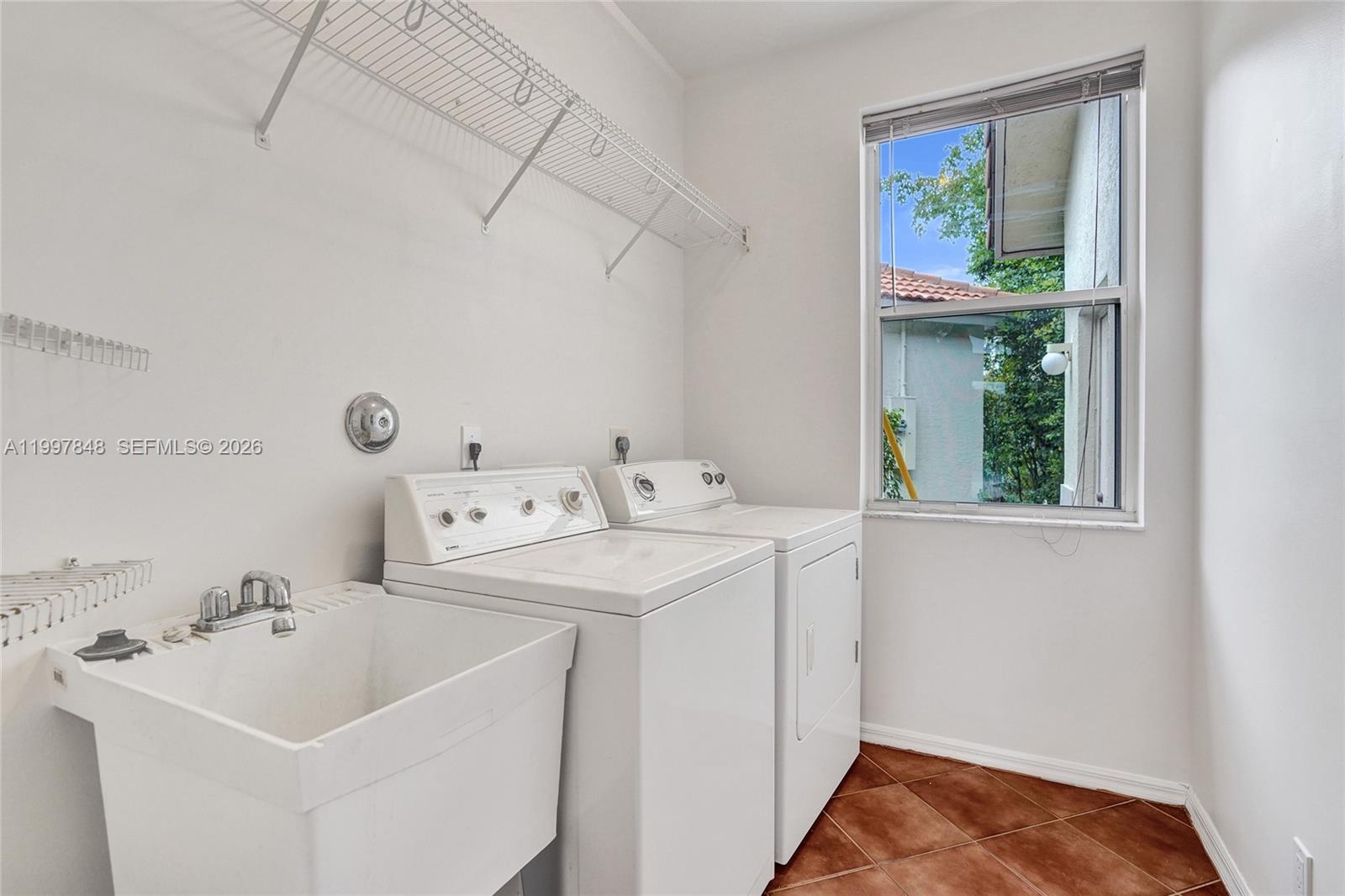 10800 Haydn Drive Boca Raton, FL 33498 - Photo 5 of 36