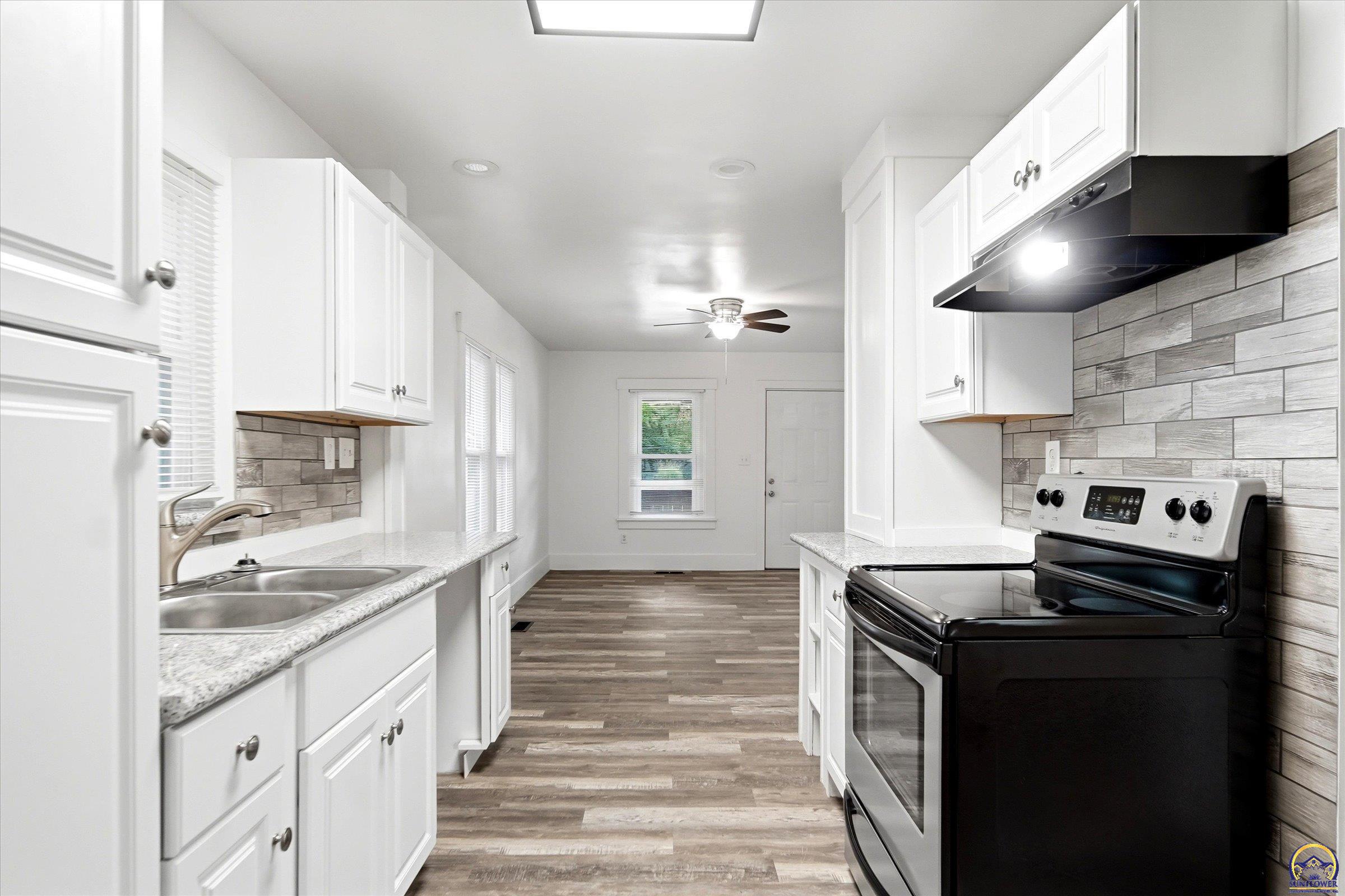 1113 Southwest Hampton Street Topeka, KS 66604 - Photo 18 of 35