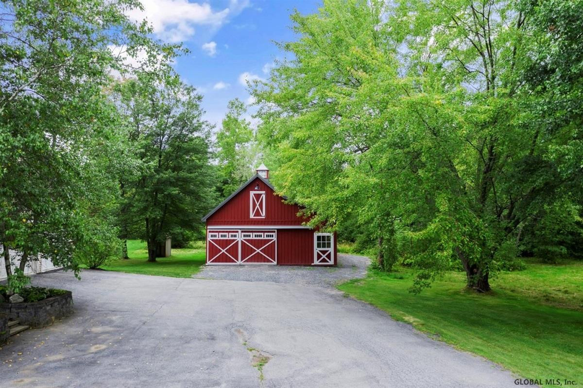 223 Middleline Road Ballston, NY 12020 - Photo 4 of 59 Photo 4