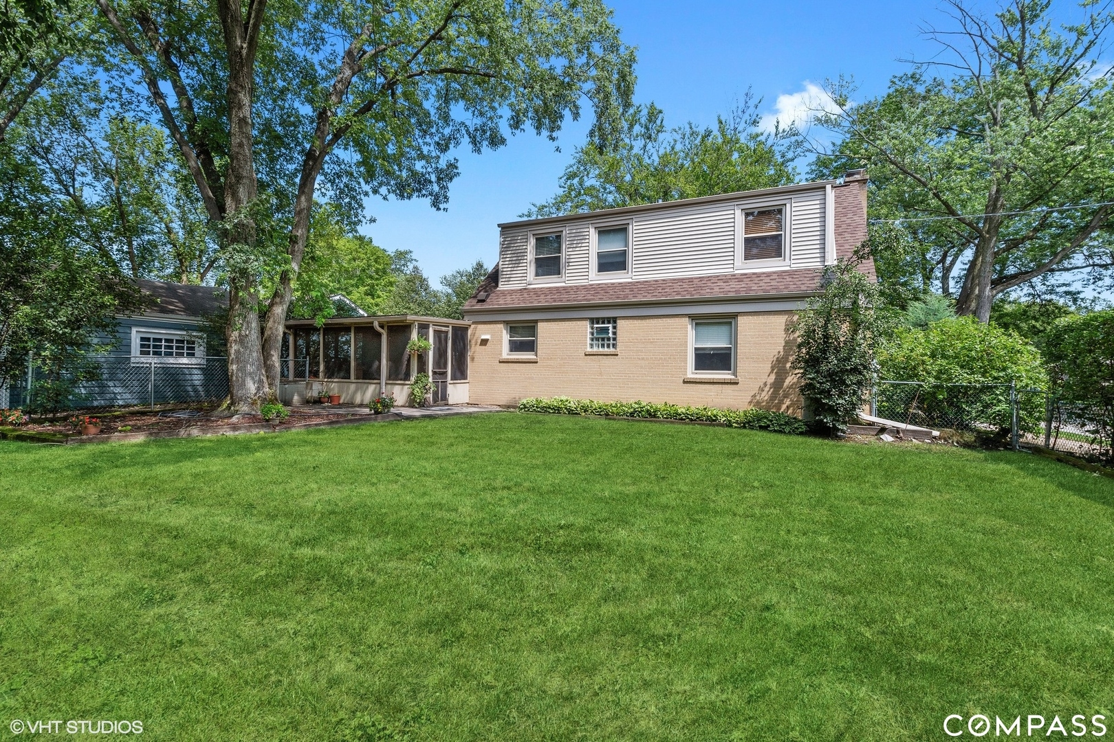 706 Deerpath Drive Deerfield, IL 60015 - Photo 11 of 11 a house view with a garden space
