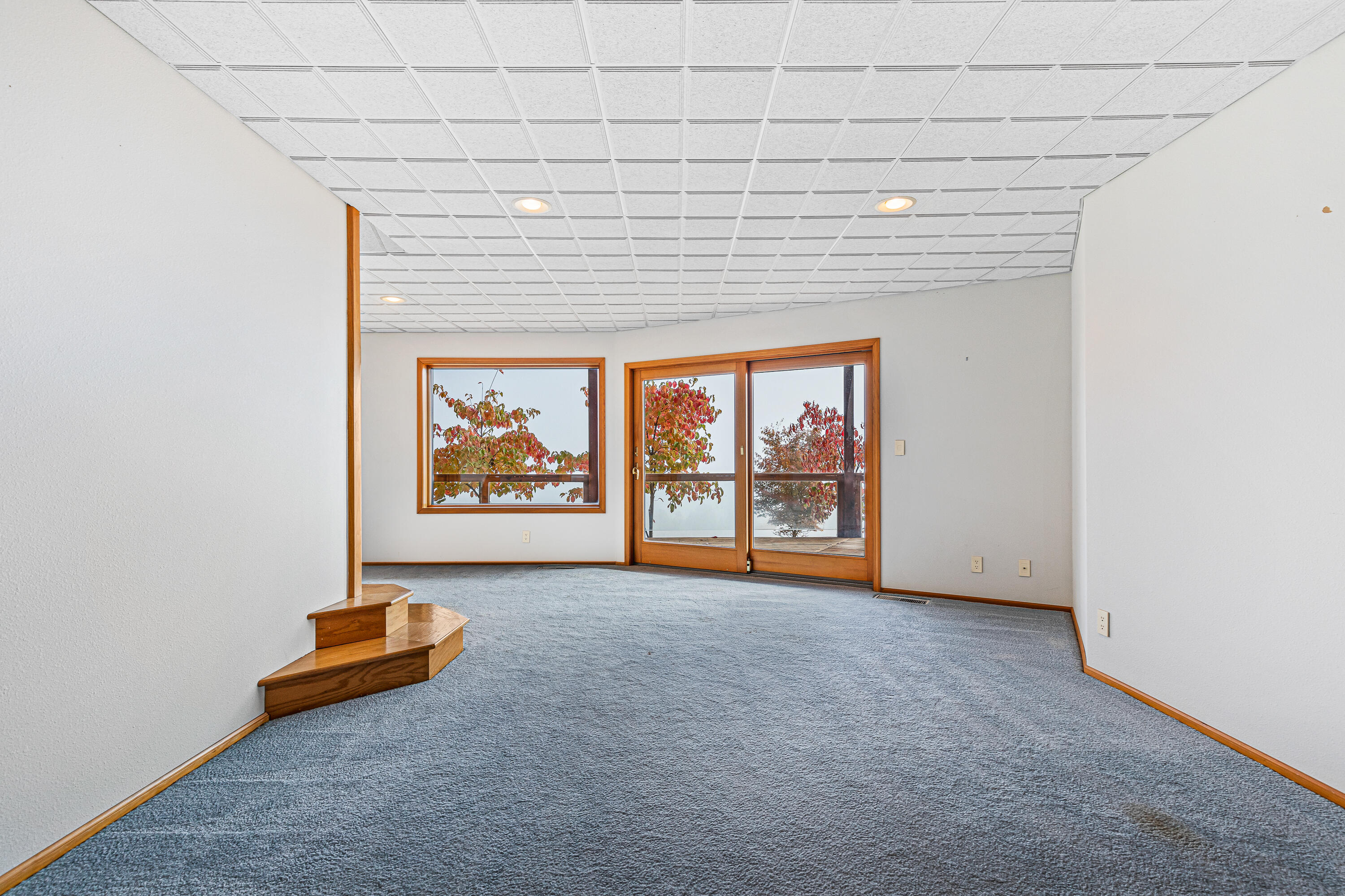 6380 Tunnel Loop Road Grants Pass, OR 97526 - Photo 46 of 83 Lower Level Hallway