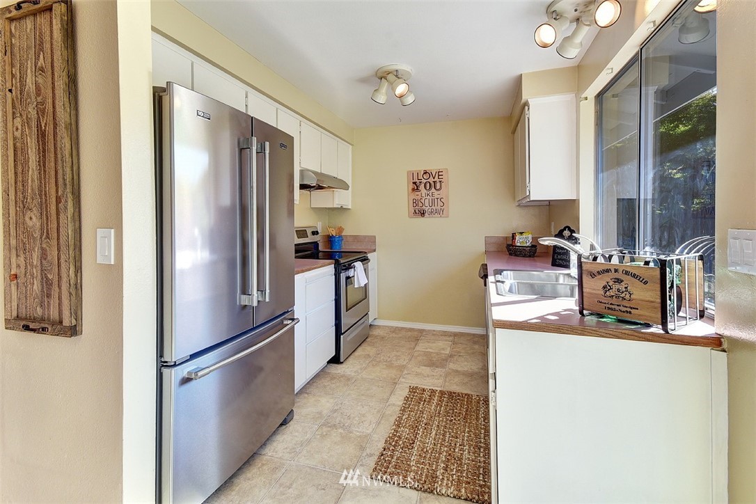 632 212th Street Southwest Bothell, WA 98021 - Photo 5 of 15