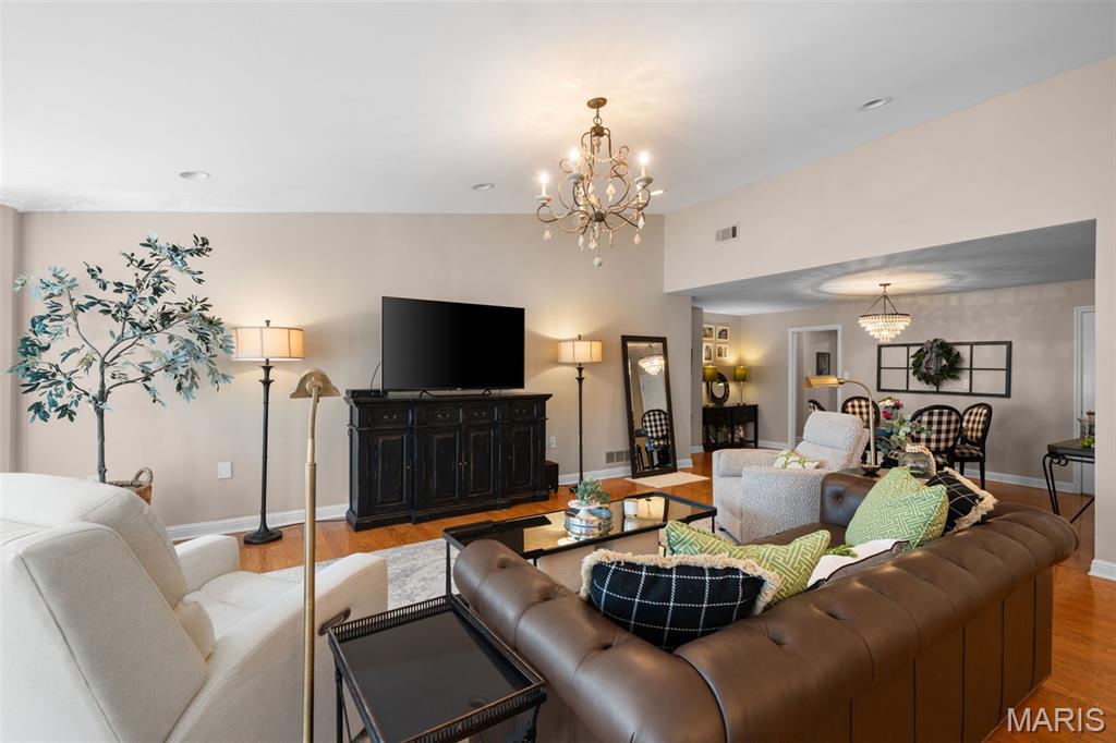 2104 North Ballas Road St. Louis, MO 63131 - Photo 13 of 71