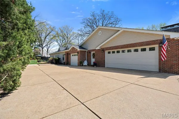 $1,700,000 | 2104 North Ballas Road, St. Louis, MO 63131