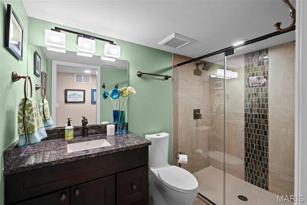 $1,700,000 | 2104 North Ballas Road, St. Louis, MO 63131