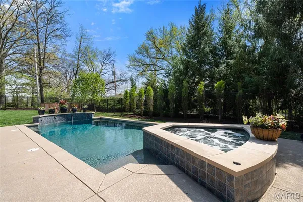 $1,700,000 | 2104 North Ballas Road, St. Louis, MO 63131