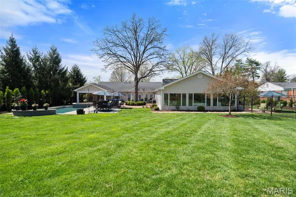 $1,700,000 | 2104 North Ballas Road, St. Louis, MO 63131