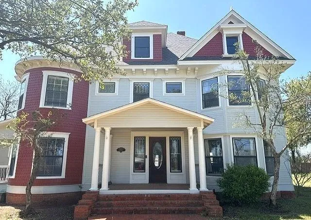 $299,900 | 601 West 2nd Street, Baird, TX 79504