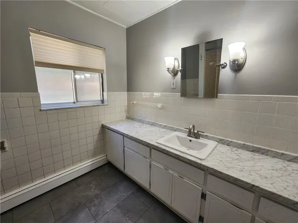 $1,245 | 512 Brinwood Avenue, Unit 2, Pittsburgh, PA 15227