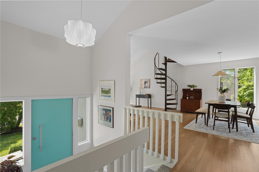 49 Riverside Drive Barrington, RI 02806 - Photo 3 of 47 Gallery Image 3
