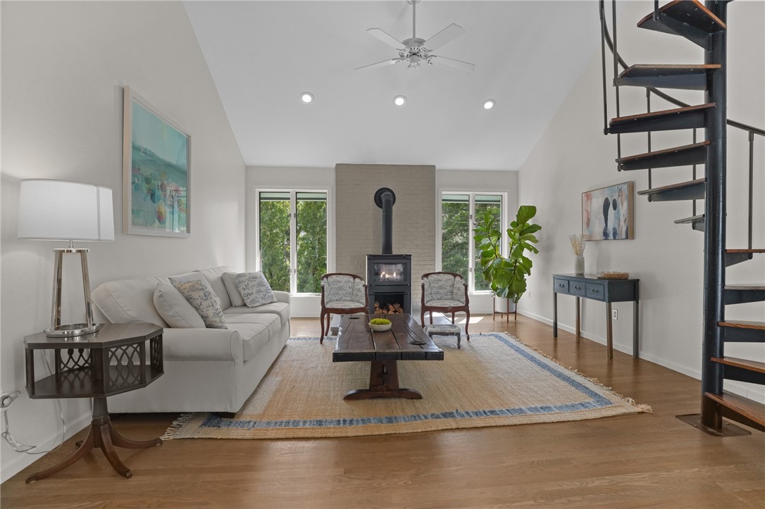 49 Riverside Drive Barrington, RI 02806 - Photo 5 of 47 Gallery Image 5