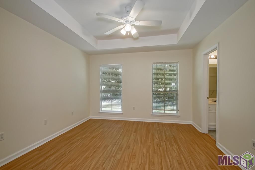 1352 Harwich Drive Baton Rouge, LA 70820 - Photo 11 of 34
