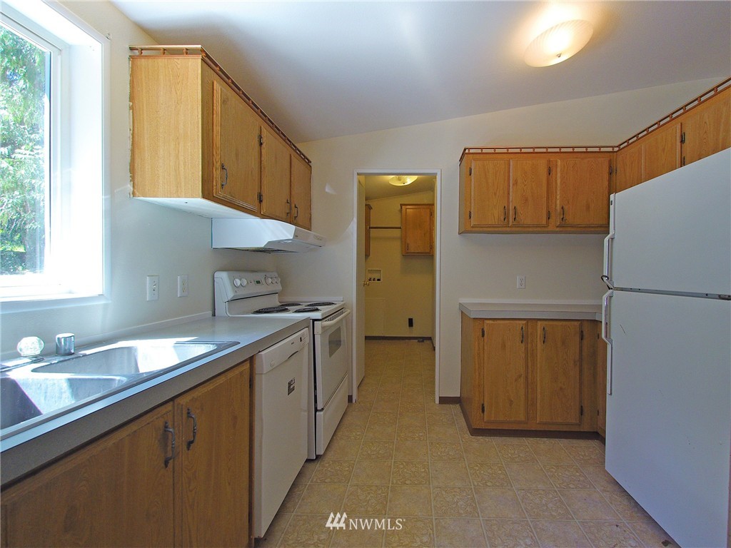 1405 Monroe Road Port Angeles, WA 98362 - Photo 9 of 25 Gallery Image 9