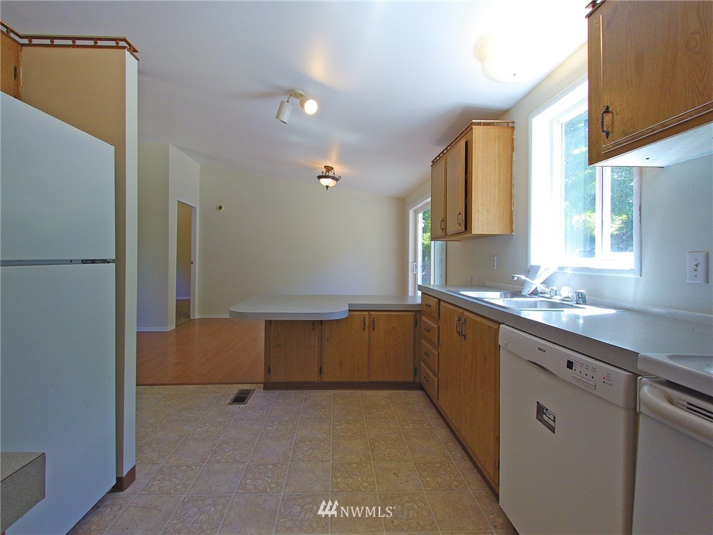 1405 Monroe Road Port Angeles, WA 98362 - Photo 10 of 25 Gallery Image 10