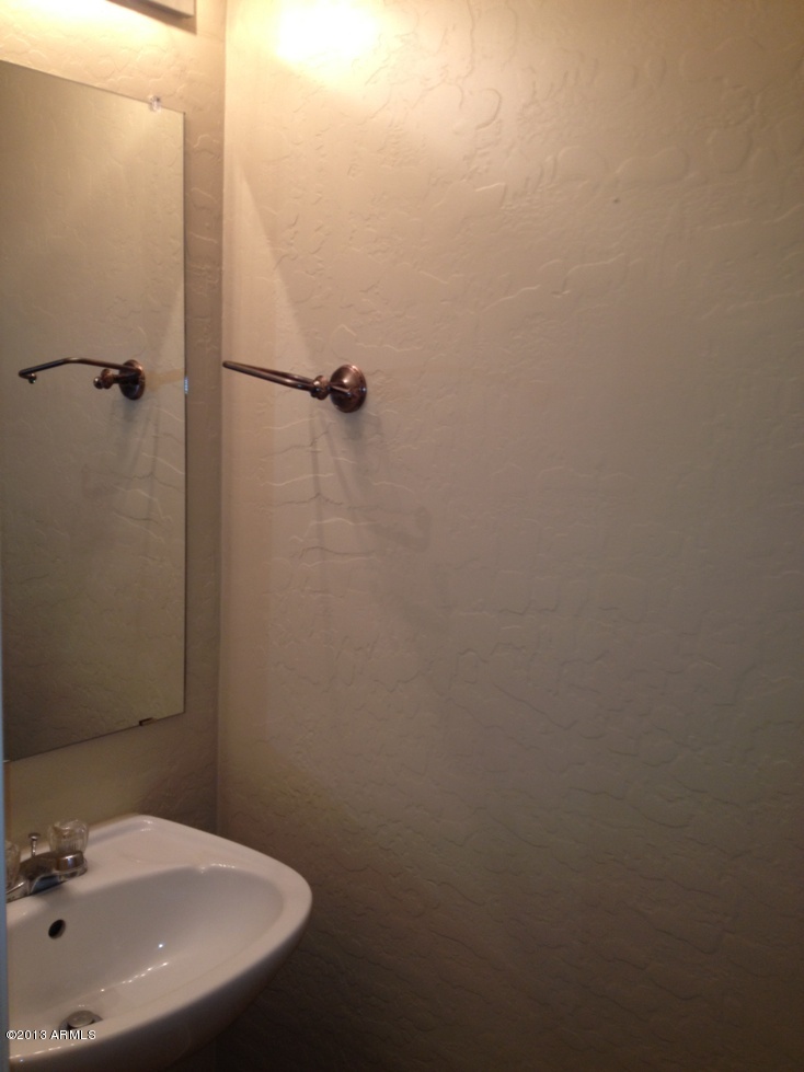 2927 West Carson Road Phoenix, AZ 85041 - Photo 11 of 24 DownStairBath