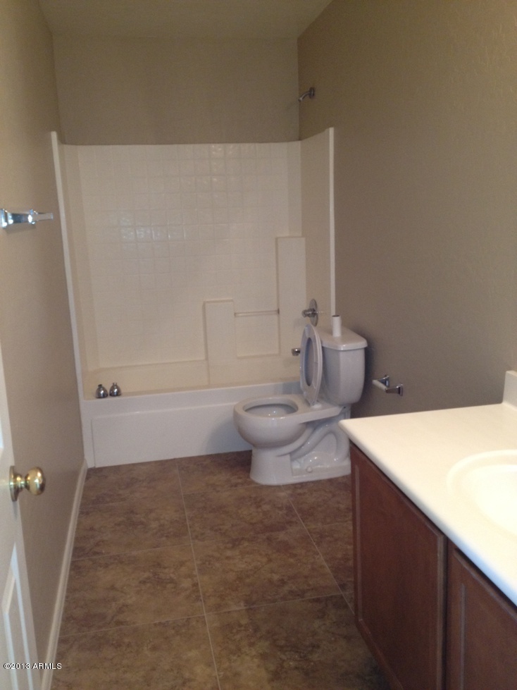 2927 West Carson Road Phoenix, AZ 85041 - Photo 18 of 24 Bathroom