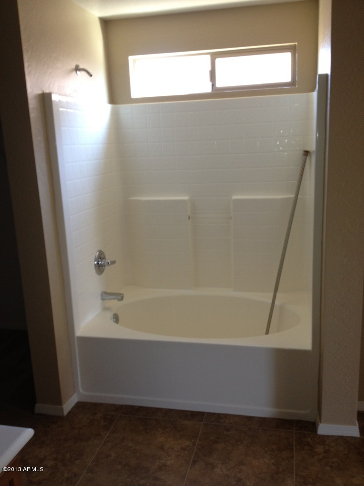 2927 West Carson Road Phoenix, AZ 85041 - Photo 22 of 24 MasterTub