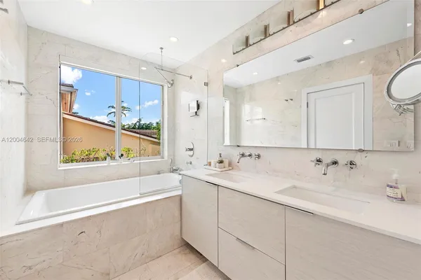 $24,500 | 3483 Chase Avenue, Miami Beach, FL 33140