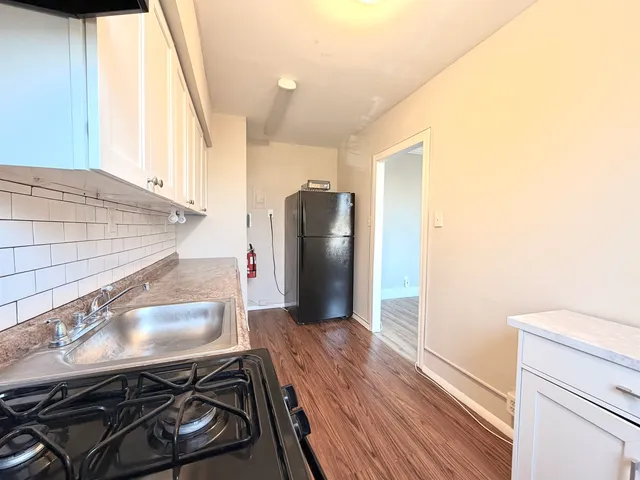 $1,750 | 122 West 39th Street, Unit 2B, Bayonne, NJ 07002