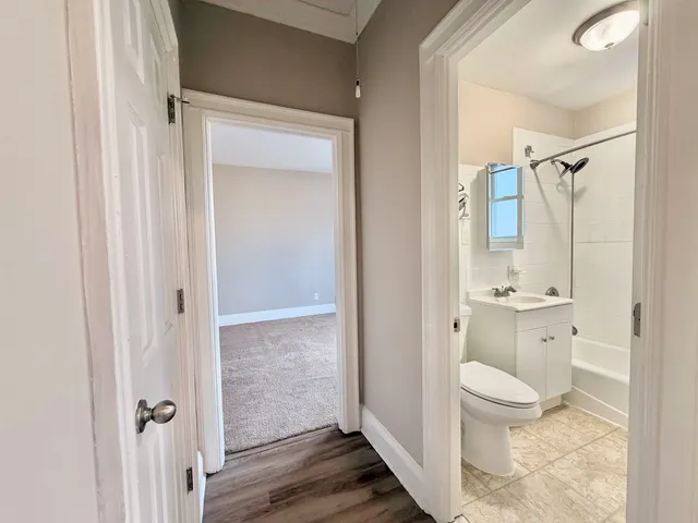 $1,750 | 122 West 39th Street, Unit 2B, Bayonne, NJ 07002