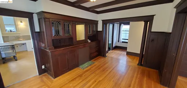$2,400 | Bushrod, Oakland, CA 94609