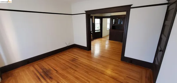 $2,400 | Bushrod, Oakland, CA 94609