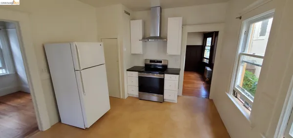 $2,400 | Bushrod, Oakland, CA 94609